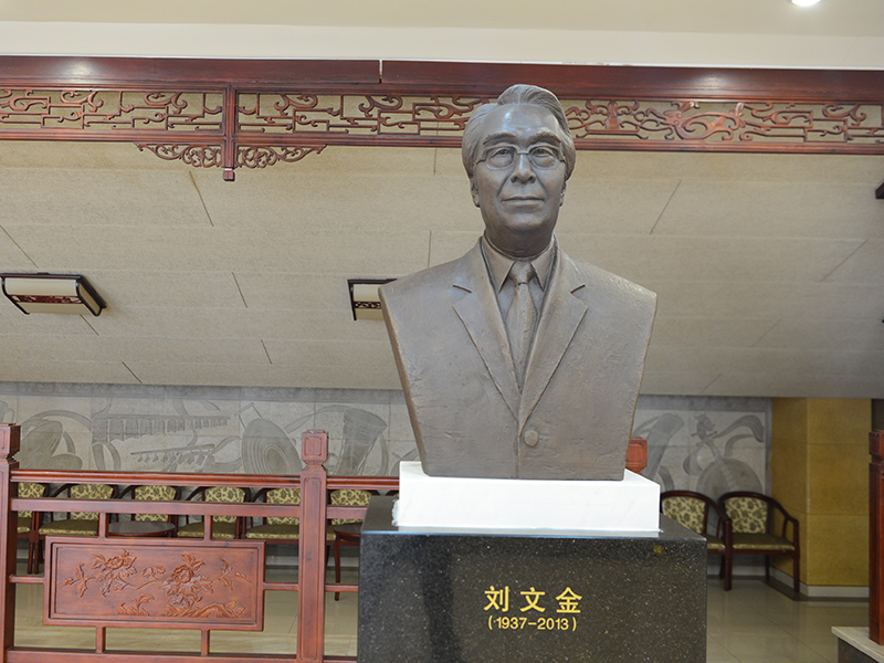 雕塑作品 劉文金像，鑄銅，安放地點(diǎn)：中央民族樂團(tuán)