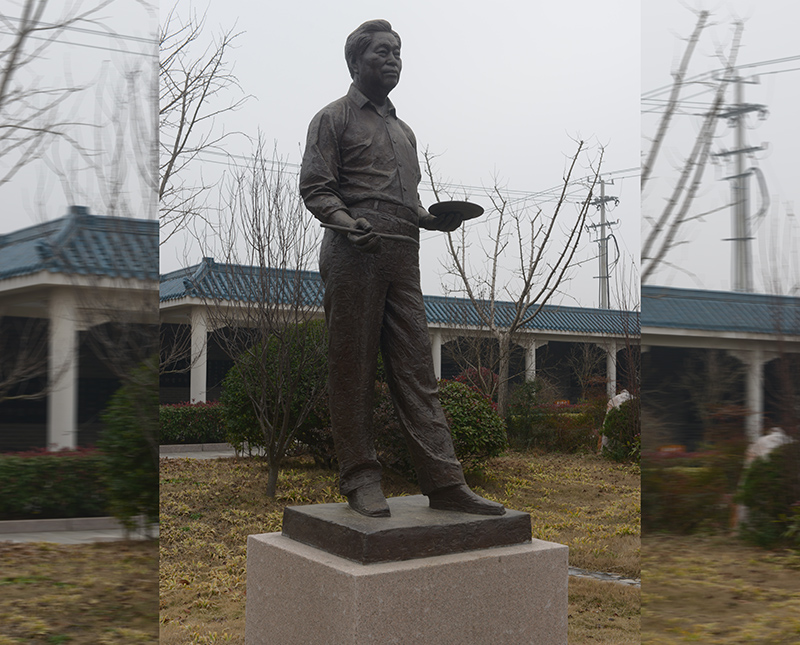 雕塑作品 喻繼高像、青銅高2.3米、安放地點(diǎn)：喻繼高紀(jì)念館